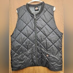 Dickies Men's Black Quilted Vest